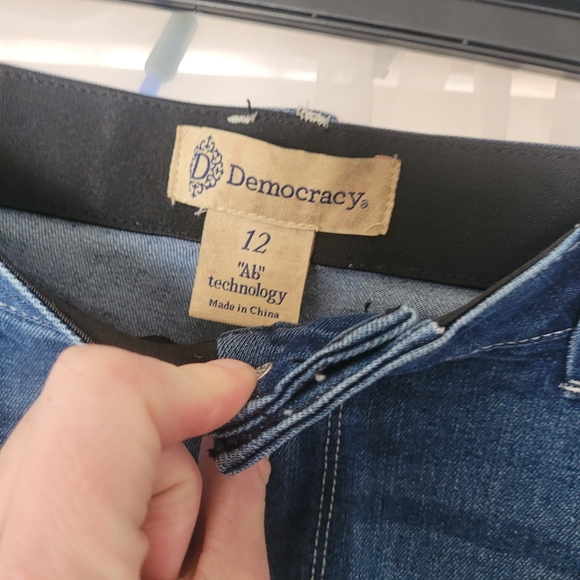 Democracy Jeans Womens Size 12 Ankle Cropped Distressed Raw Hem Blue Denim - Picture 7 of 9